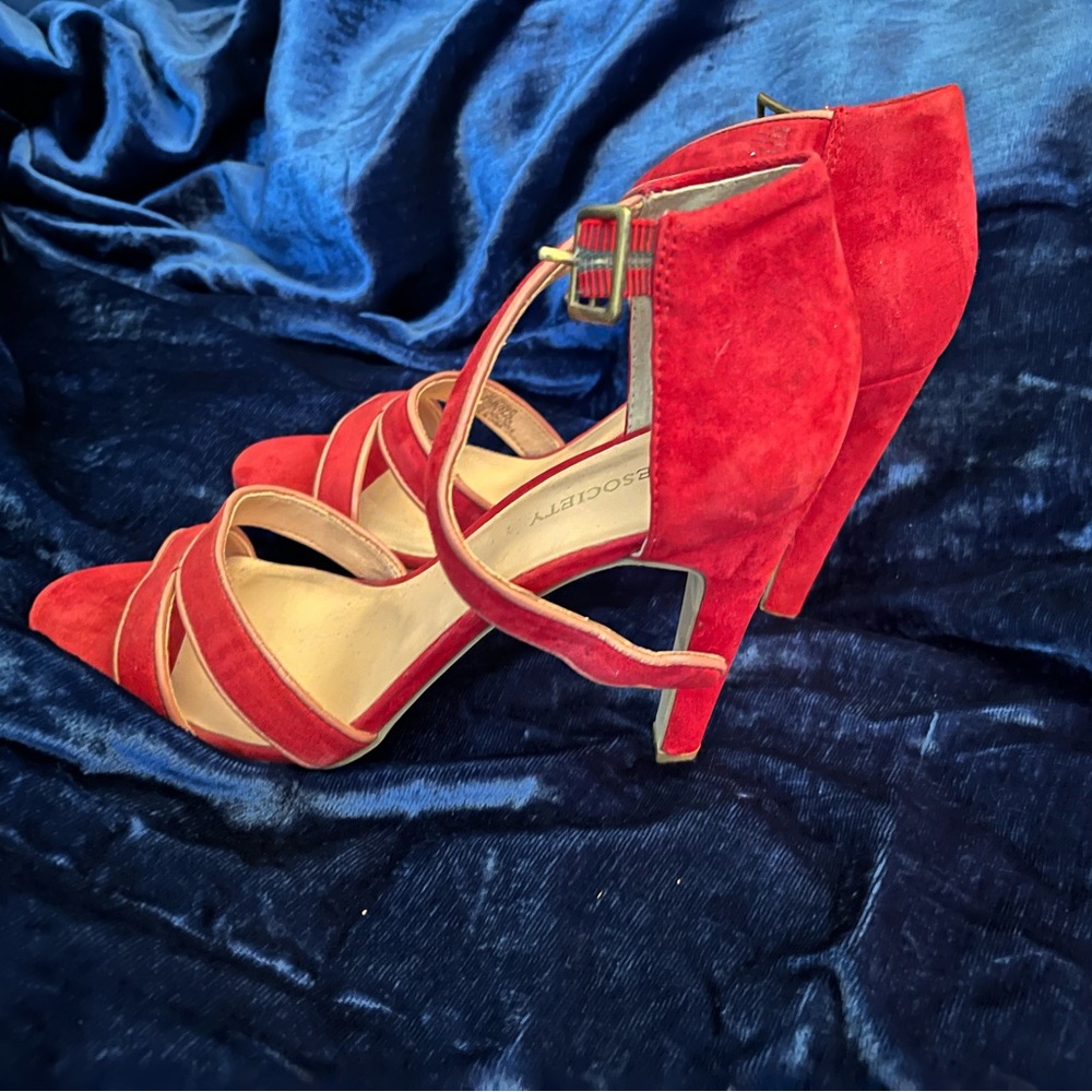 Red/tan velvet heels